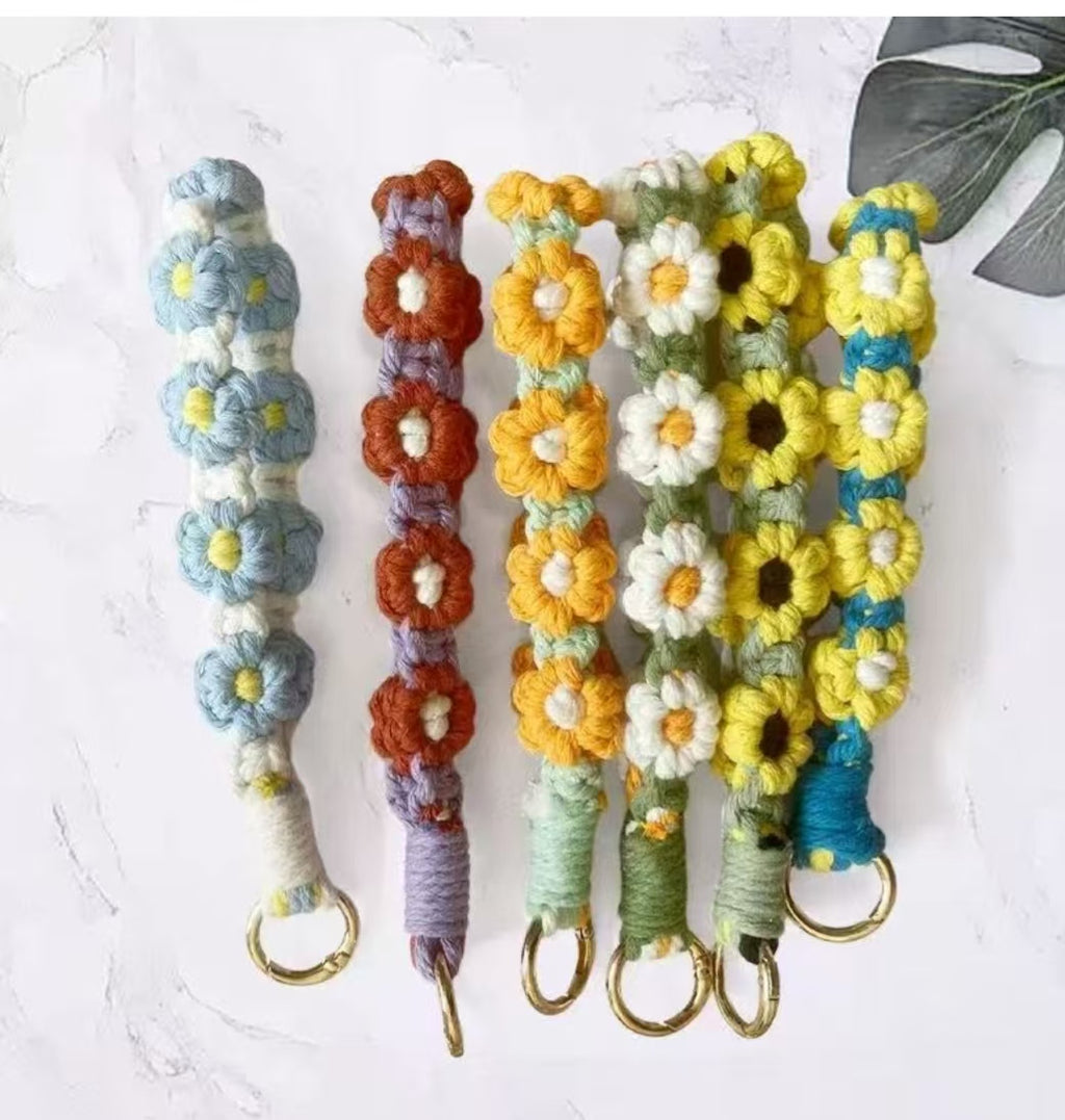 【A40】Handwoven Yarn Ornament
